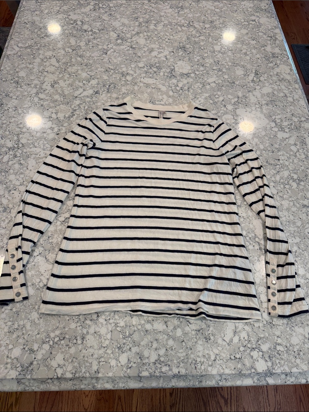 Banana Republic signature Tee white black/Blue Striped Long Sleeve Top size M